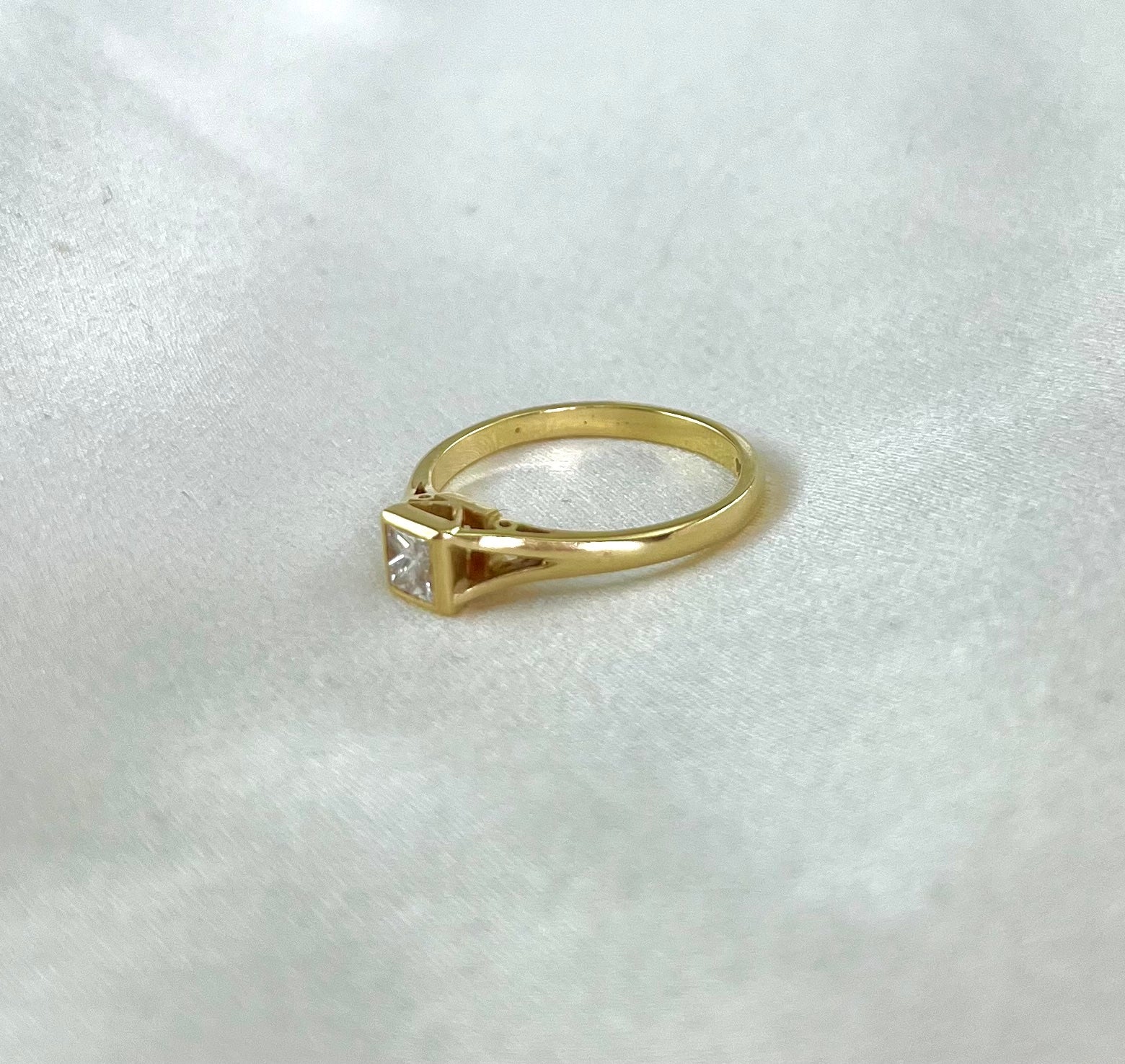 18ct Yellow Gold Princess Cut Diamond Ring Vintage, Size N