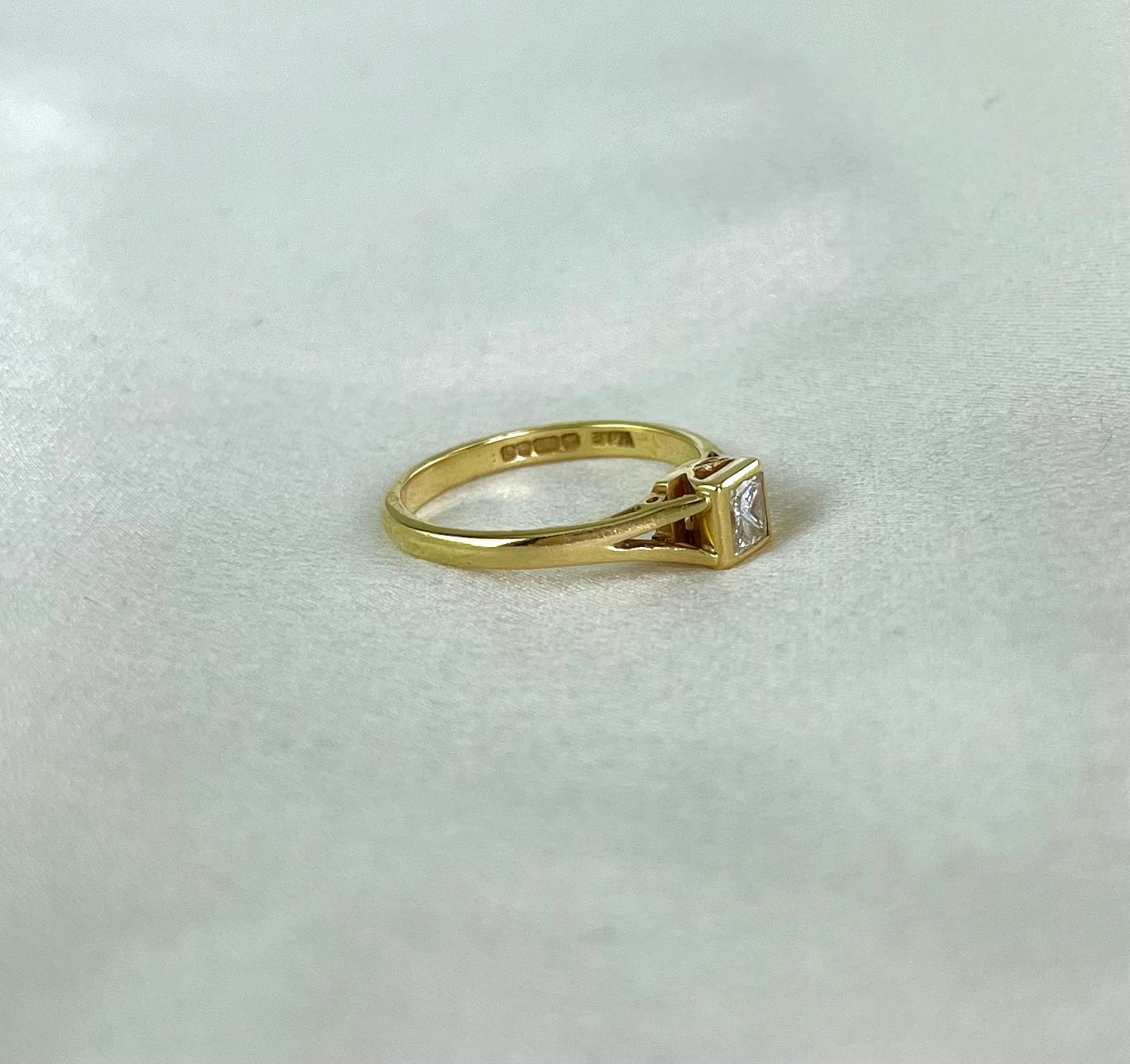 18ct Yellow Gold Princess Cut Diamond Ring Vintage, Size N