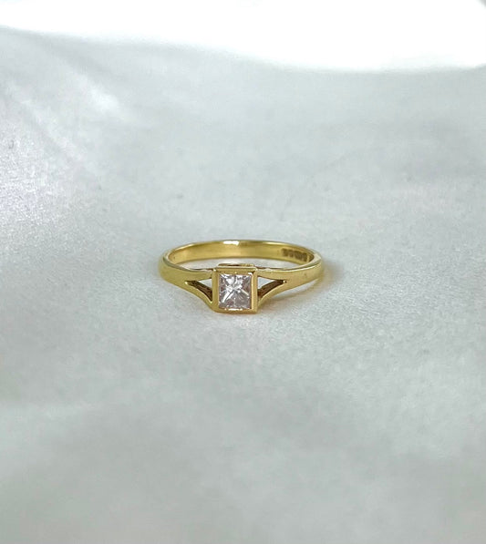18ct Yellow Gold Princess Cut Diamond Ring Vintage, Size N