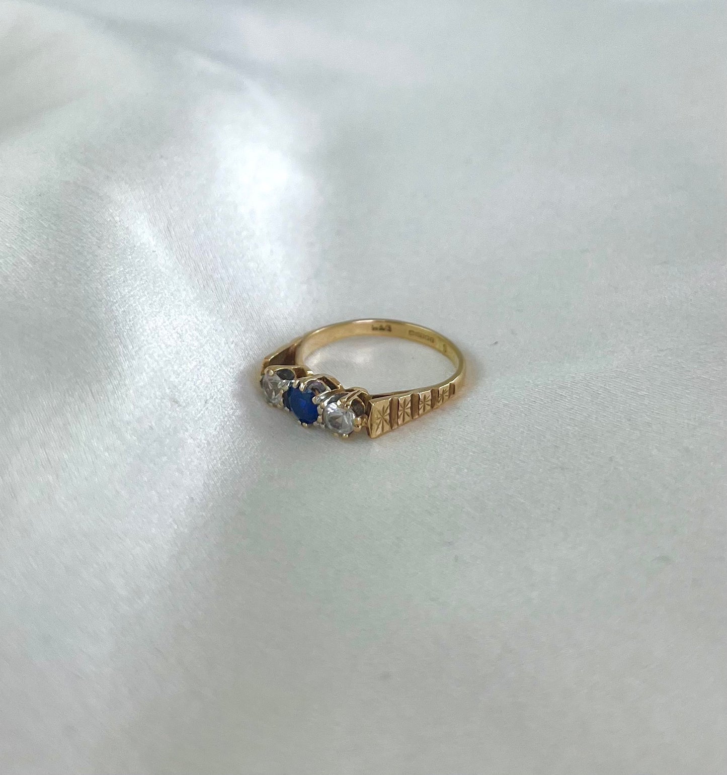 Vintage 9ct Gold Sapphire Paste 3 Stone Ring, Size M UK 1970s