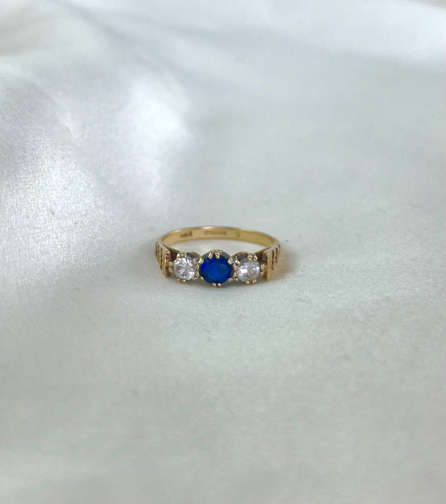 Vintage 9ct Gold Sapphire Paste 3 Stone Ring, Size M UK 1970s