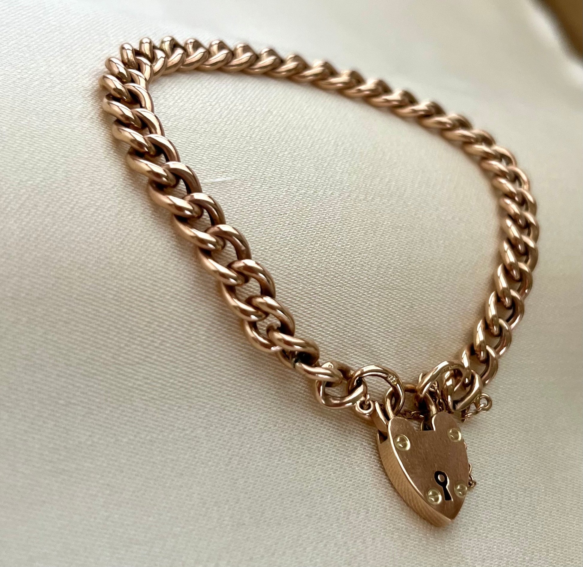 Antique 9ct Yellow Gold Curb Chain Bracelet with Heart Padlock