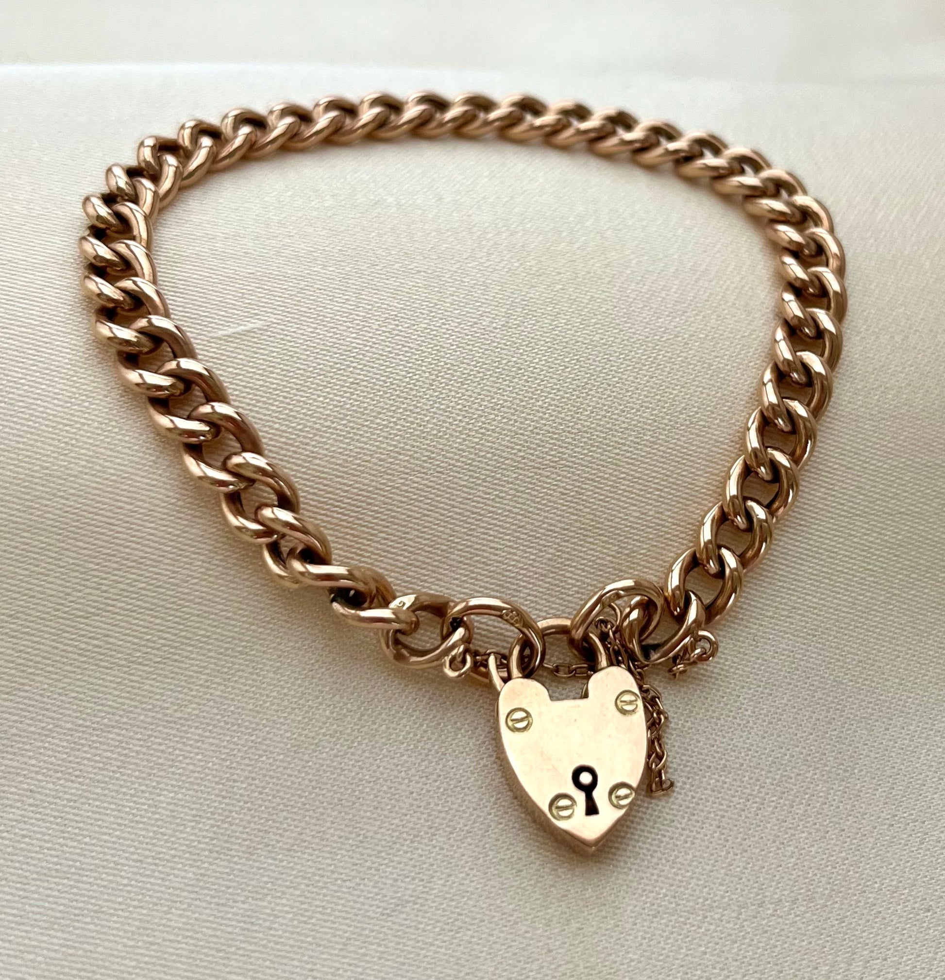 Antique 9ct Yellow Gold Curb Chain Bracelet with Heart Padlock