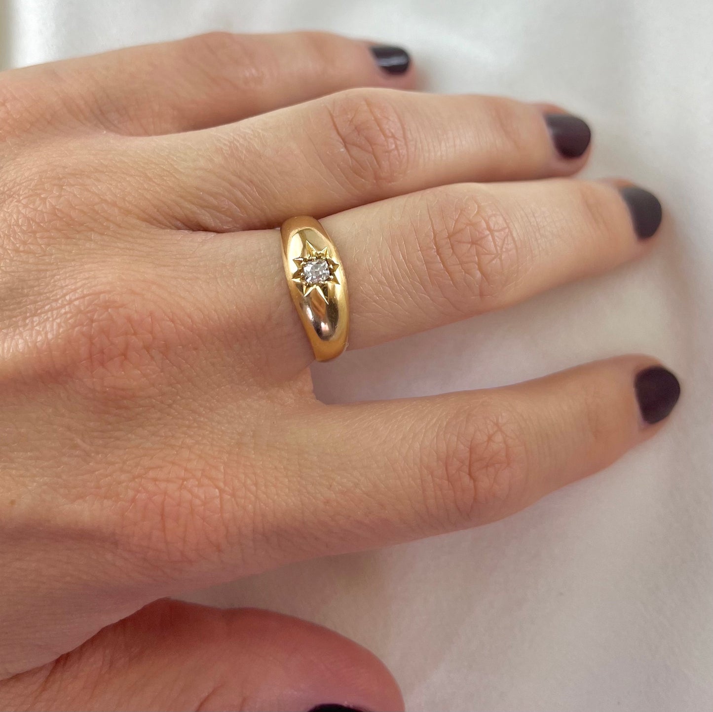 Antique Edwardian 18ct Gold Old Cut Diamond Gypsy Ring, 1913, Size N + 0.5. 18K