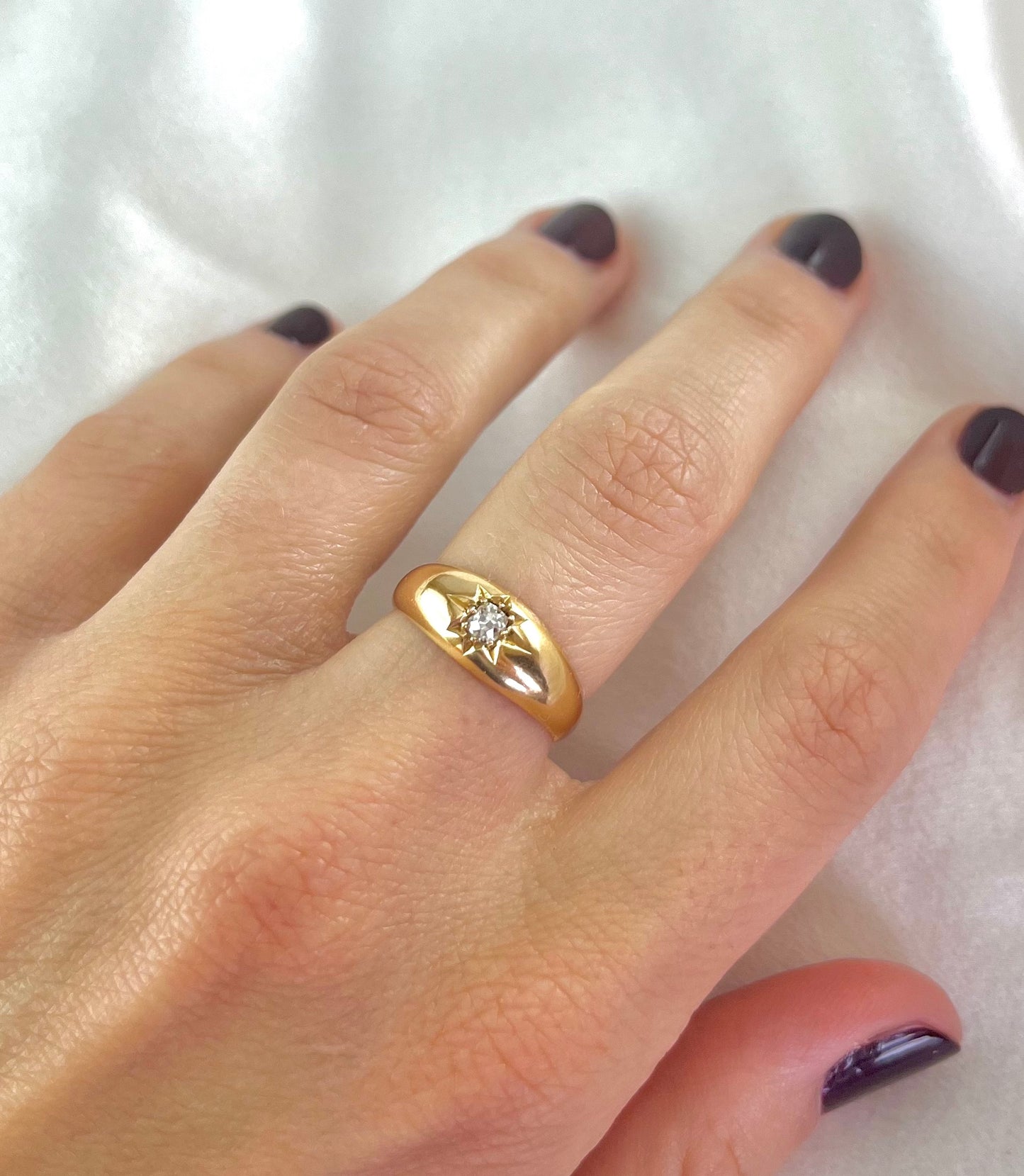 Antique Edwardian 18ct Gold Old Cut Diamond Gypsy Ring, 1913, Size N + 0.5. 18K