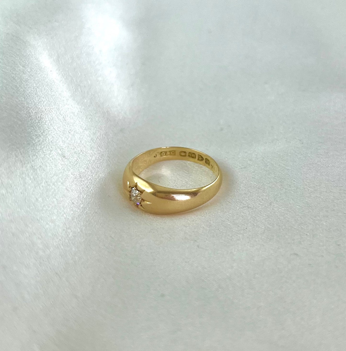 Antique Edwardian 18ct Gold Old Cut Diamond Gypsy Ring, 1913, Size N + 0.5. 18K