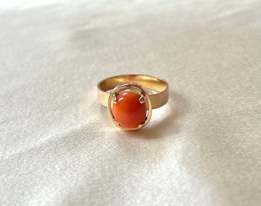 Rare Vintage 18ct Gold Egyptian Coral Cabochon Ring, Size Q