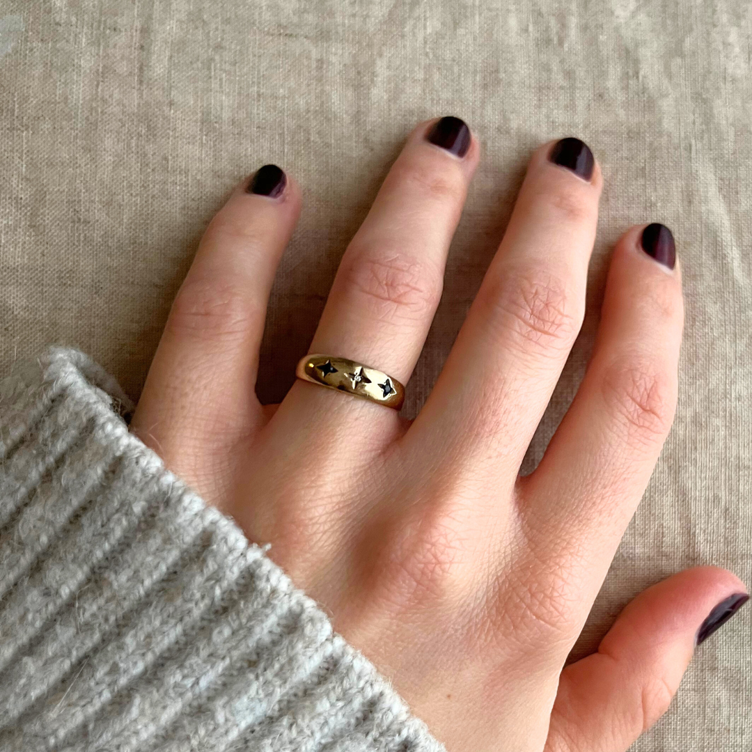 9ct Gold Gypsy Ring with Diamond and Sapphire Stones Vintage, Size K