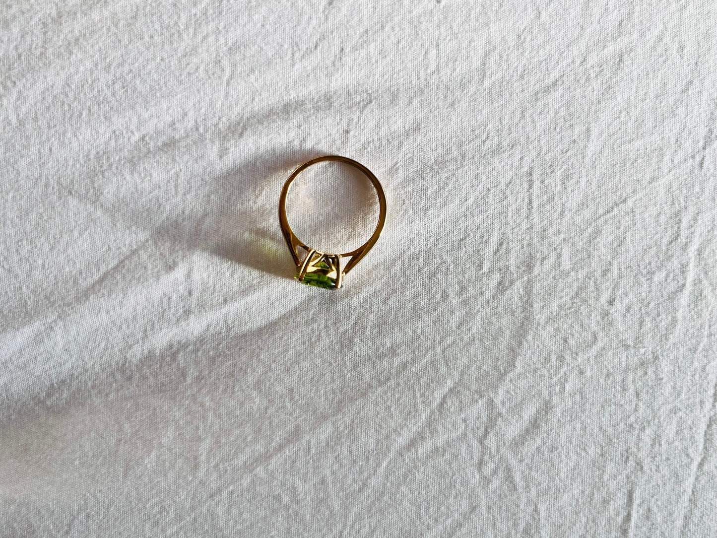 9ct Yellow Gold Peridot Ring Vintage
