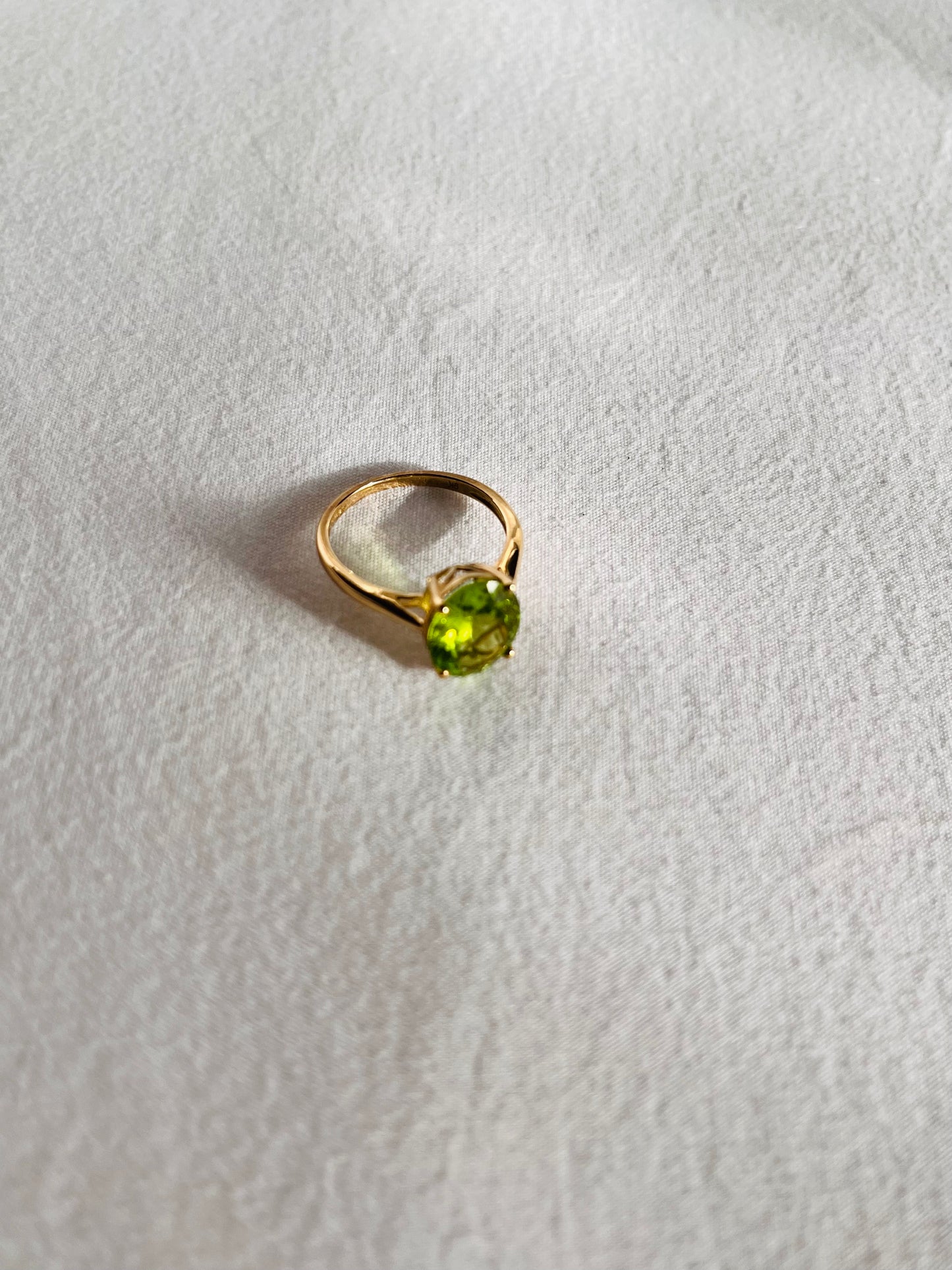 9ct Yellow Gold Peridot Ring Vintage