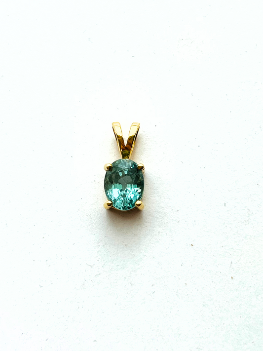 18ct Gold Aquamarine Oval Pendant Vintage