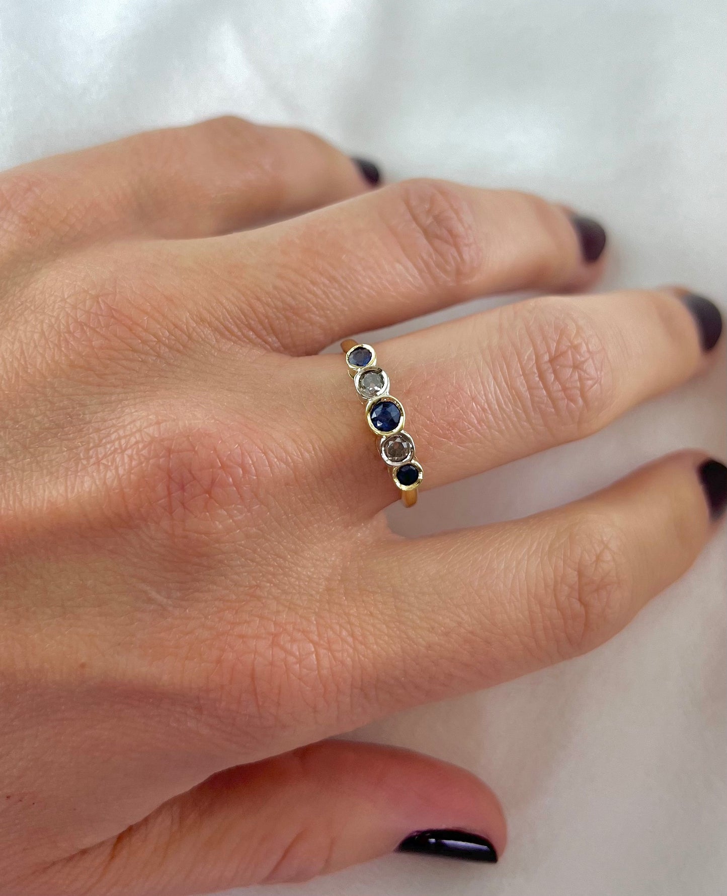 Vintage 18ct Yellow Gold 5 Stone Diamond and Sapphire Ring Size Q, Bezel Setting