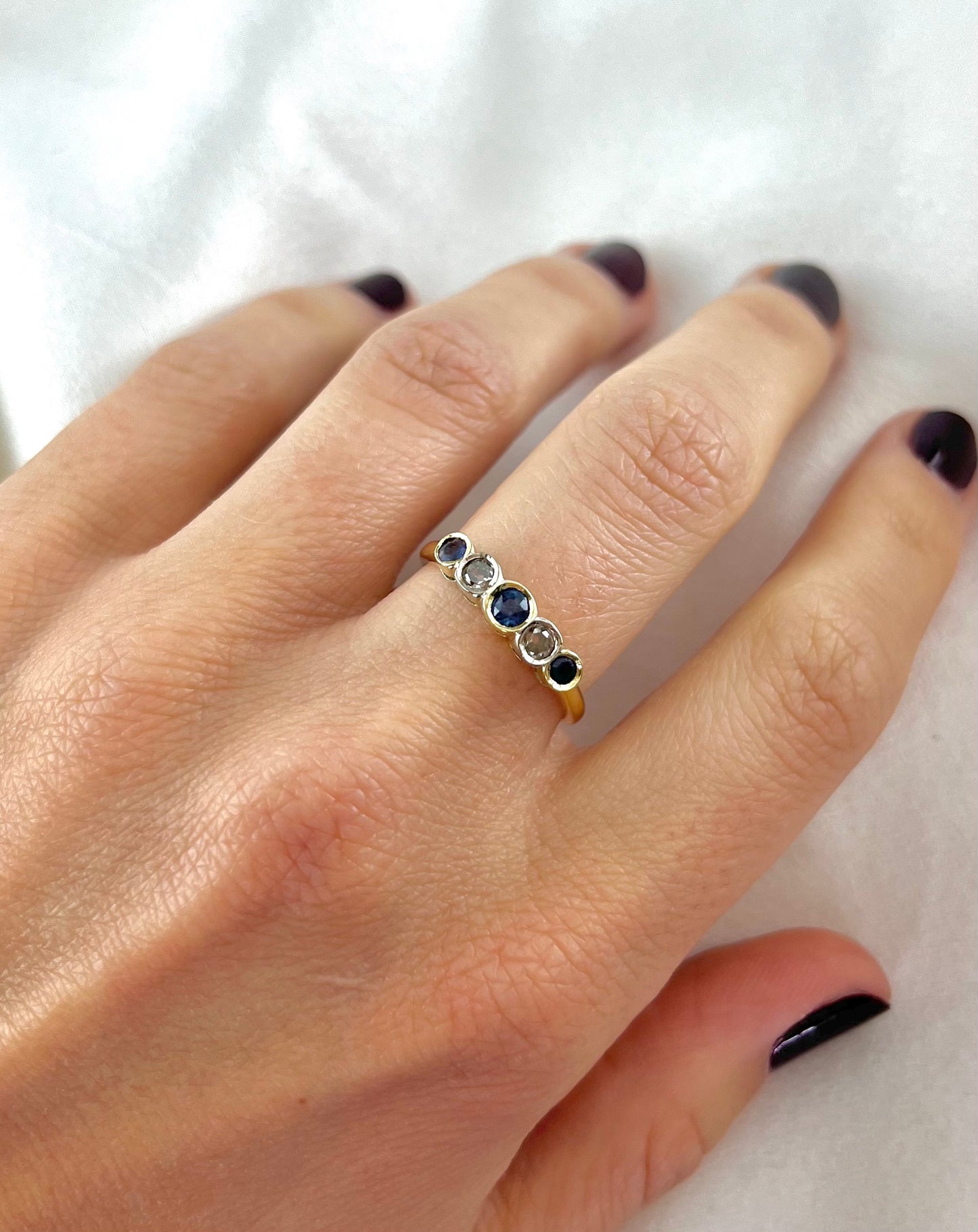 Vintage 18ct Yellow Gold 5 Stone Diamond and Sapphire Ring Size Q, Bezel Setting