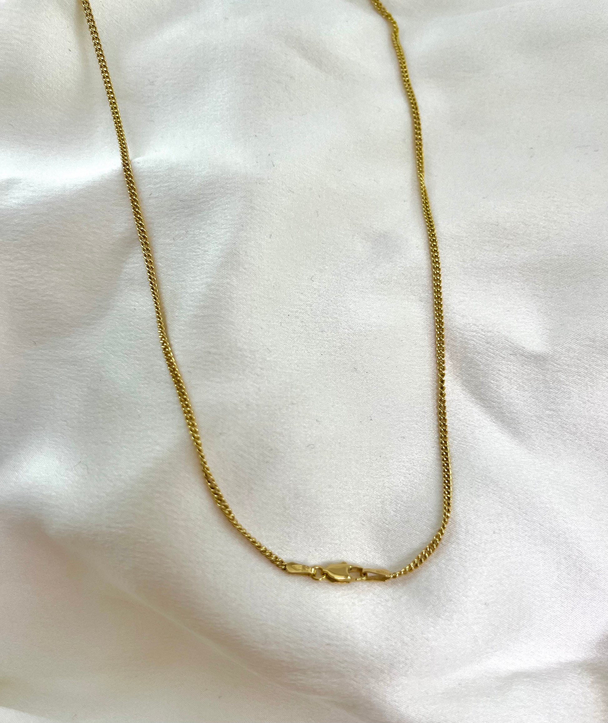 Vintage 9ct Gold Amber Oval Cabochon Pendant Nacklace with Gold Chain