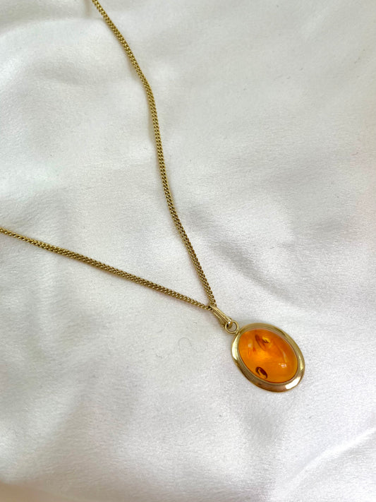 Vintage 9ct Gold Amber Oval Cabochon Pendant Nacklace with Gold Chain
