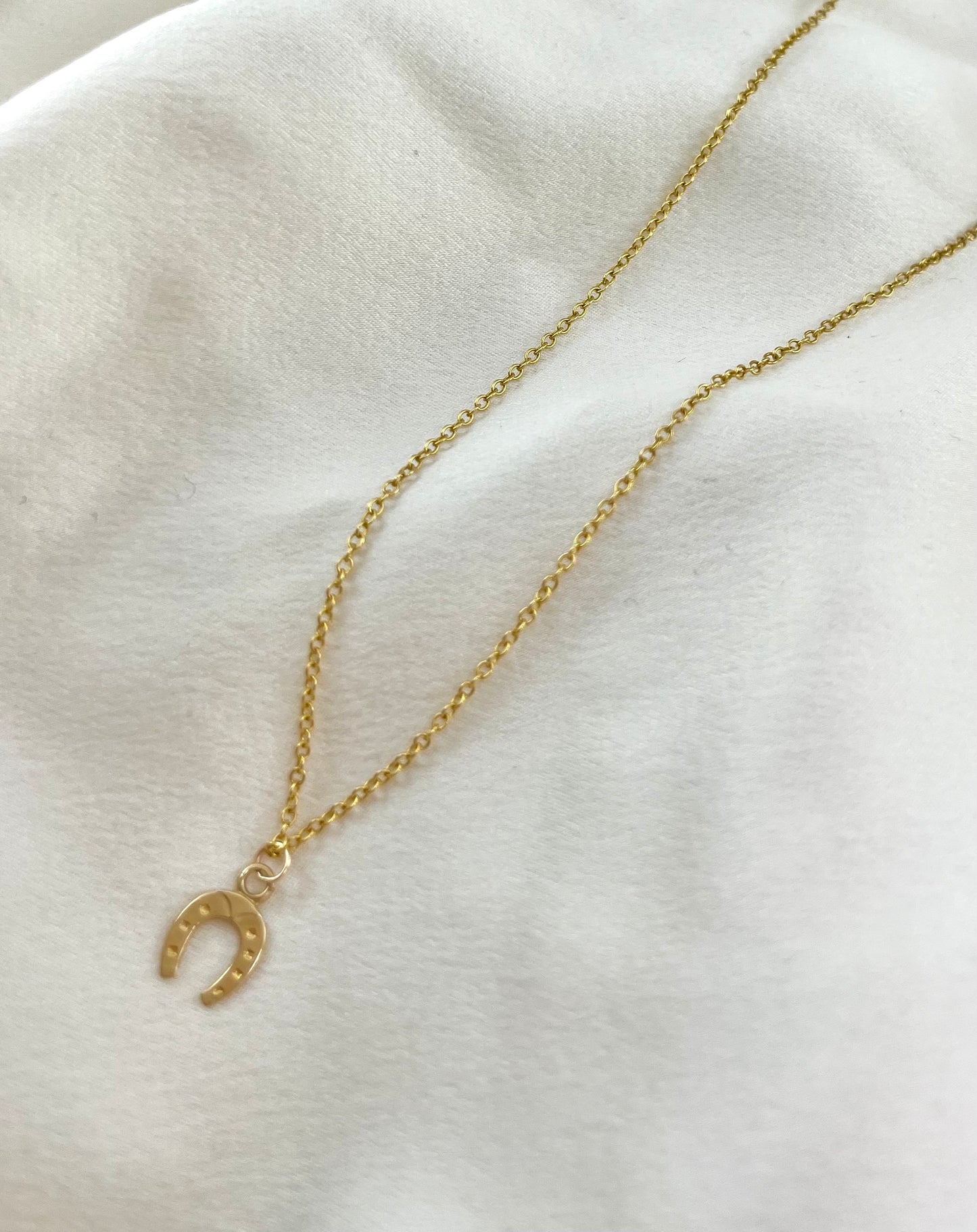 Vintage 9ct Gold Horseshoe Pendant with 18ct Gold Fine Cable Link Chain, 40cm Long