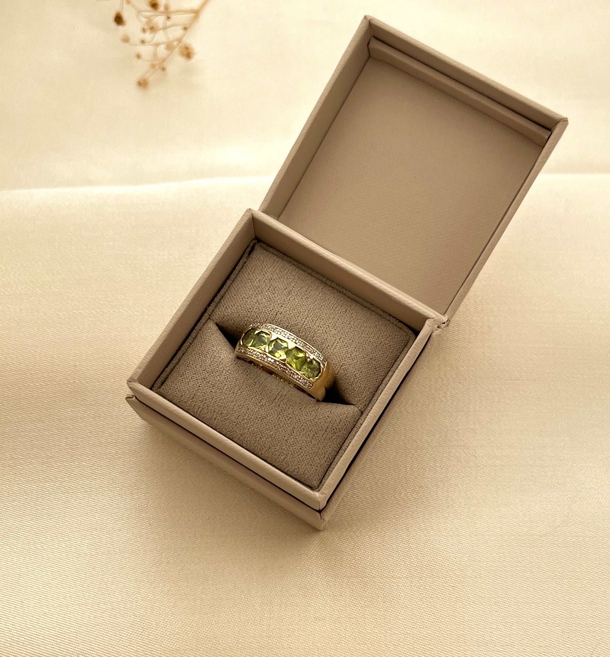 Vintage 9ct Gold Green Peridot and Diamond Ring, Size P UK Heavy Chunky Statement Ring