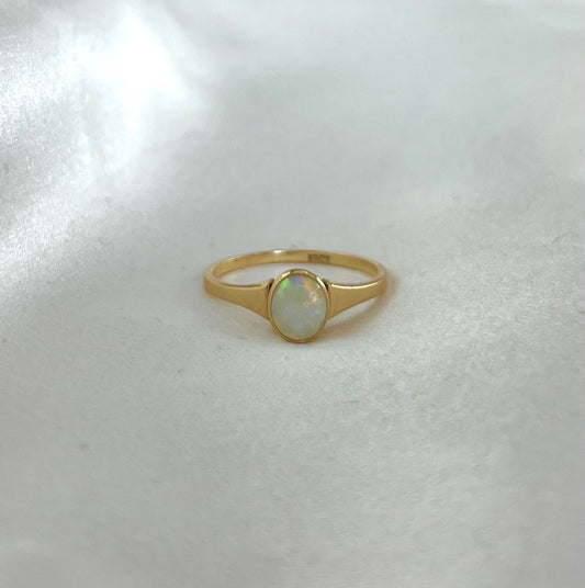 Vintage 18ct Yellow Gold Oval Opal Ring, Bezel Set Size O