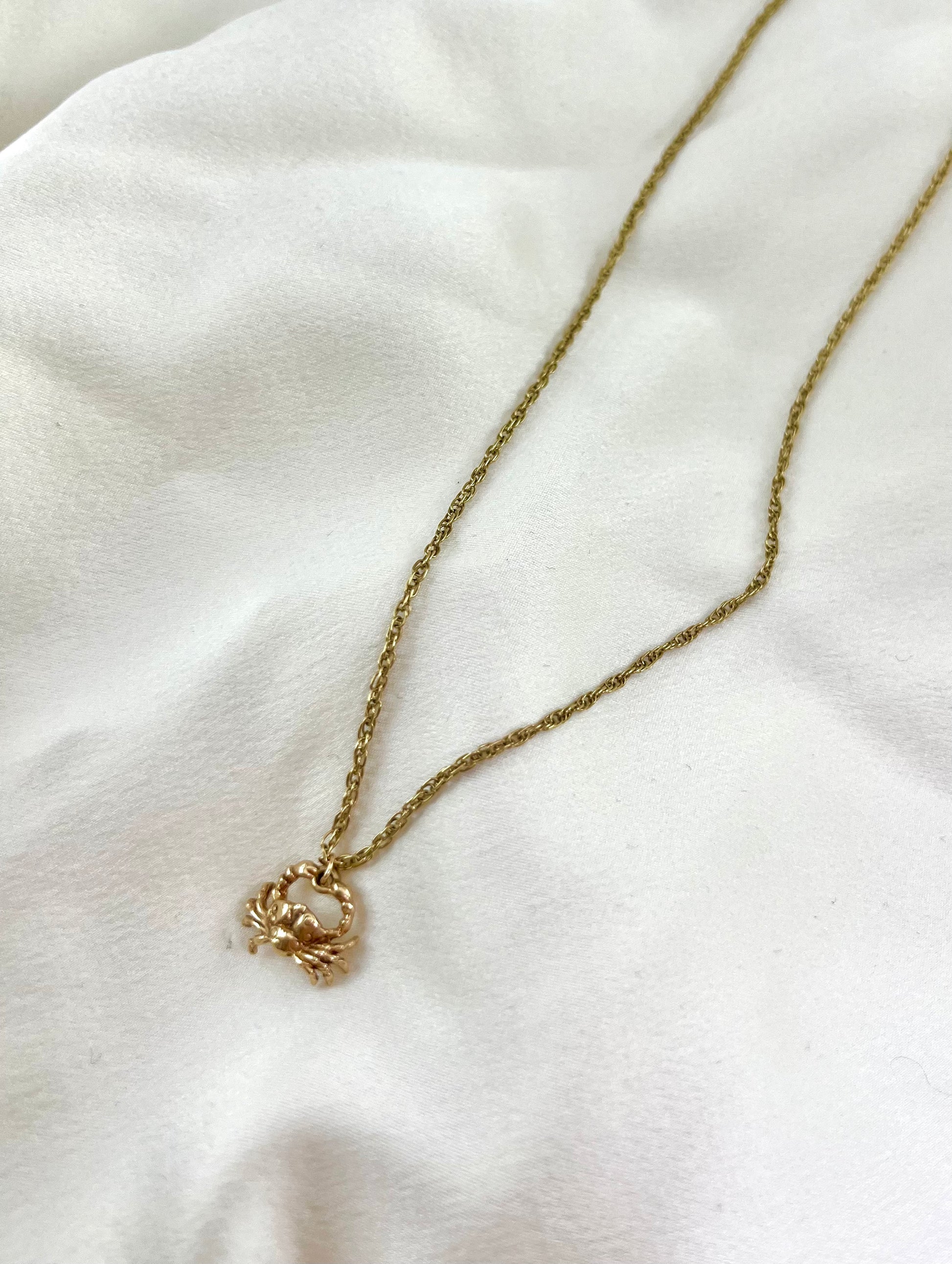 Vintage 9ct Gold Crab Pendant Chain Necklace, 50cm long 1970s