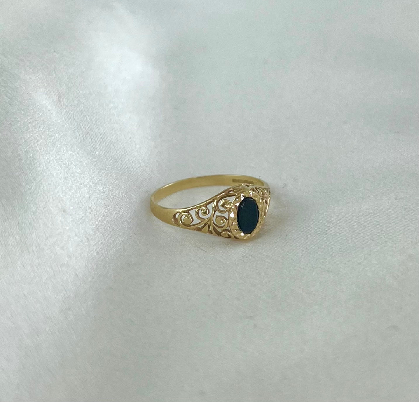 Vintage 9ct Gold Black Onyx Ring, Size O UKVintage 9ct Gold Black Onyx Ring, Size O UK