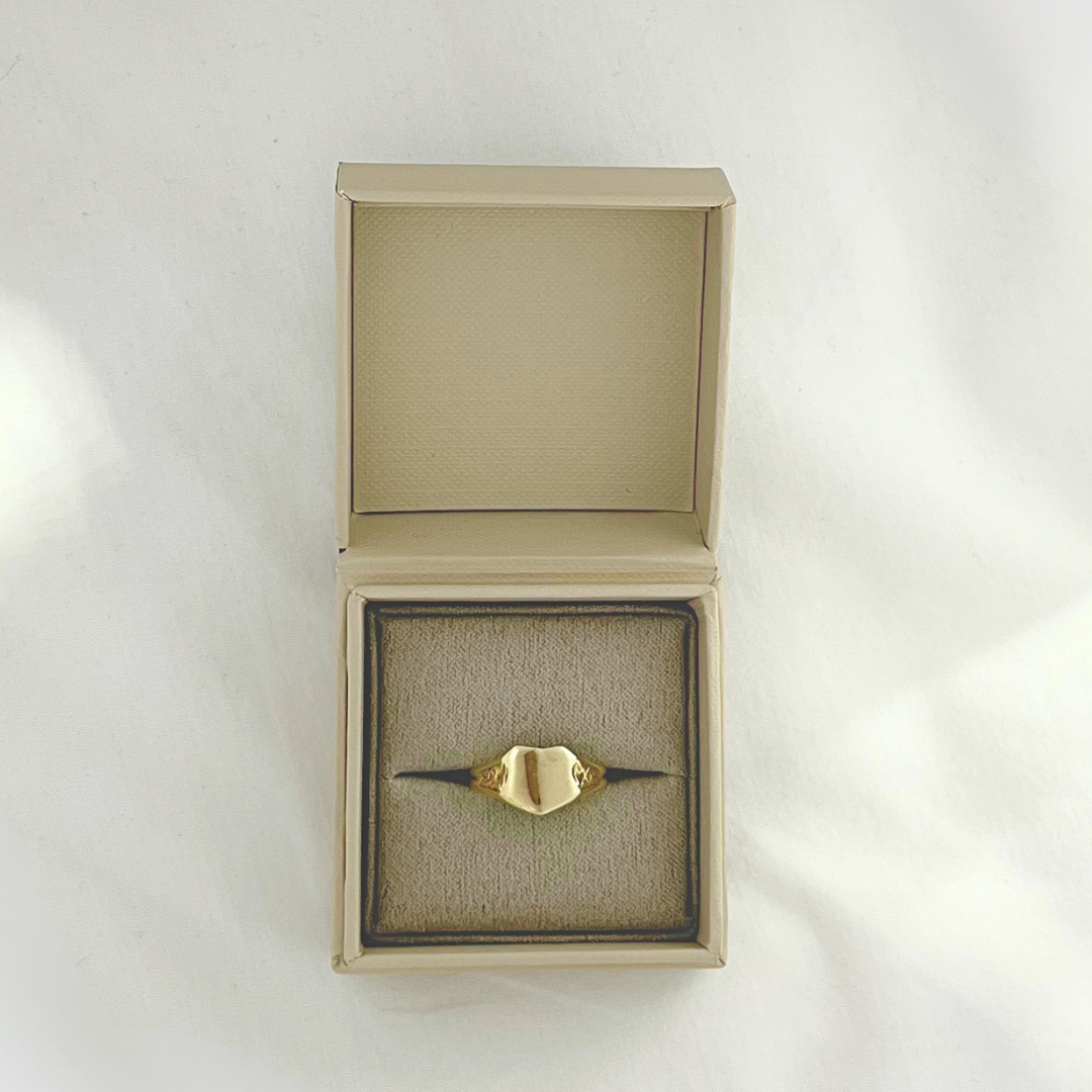 Vintage 9ct Gold Shield Signet Ring, Size L UK 1970s