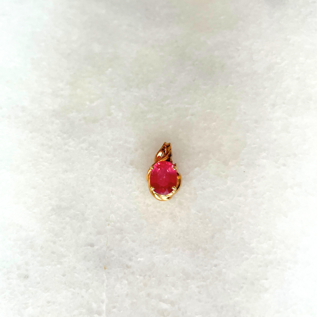 Vintage 18ct Gold Diamond and Flux Filled Ruby Pendant