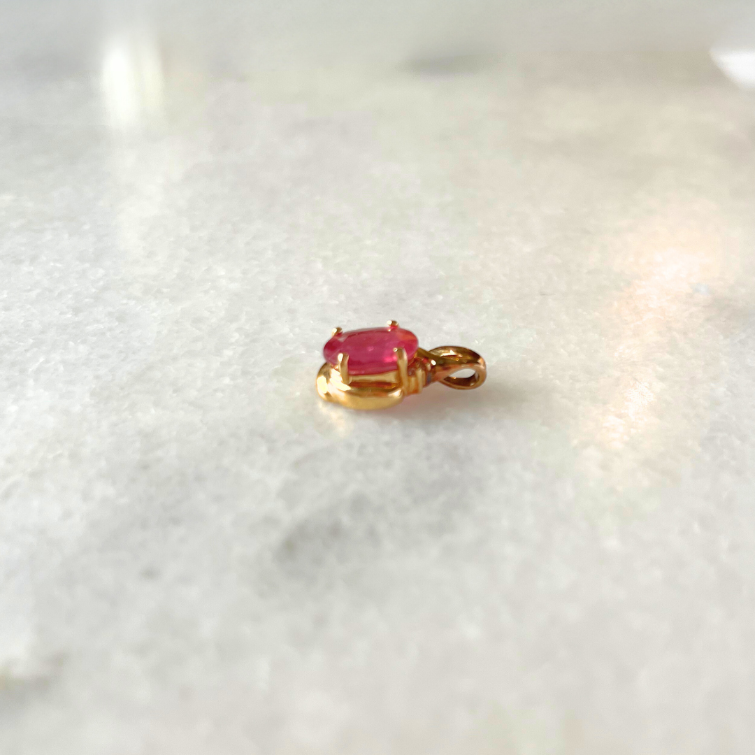 Vintage 18ct Gold Diamond and Flux Filled Ruby Pendant