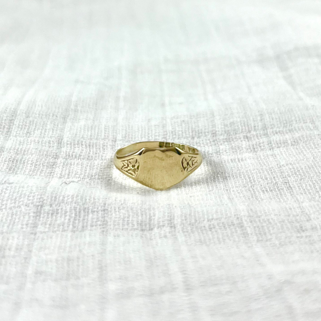 Vintage 9ct Gold Shield Signet Ring, Size L UK 1970s